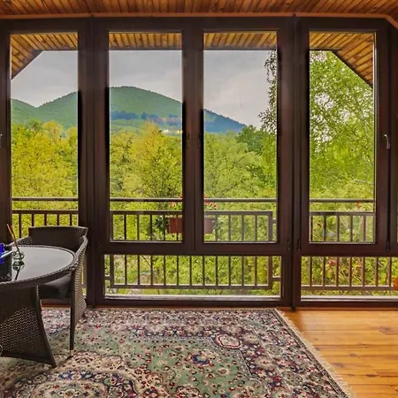 The Hide Aside Holiday home