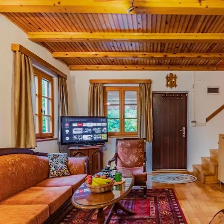 The Hide Aside Holiday home
